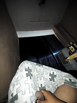 Snapshot of chocolatesboy143 chatting on 02.22.26 chocolatesboy143 online show from 02.22.26