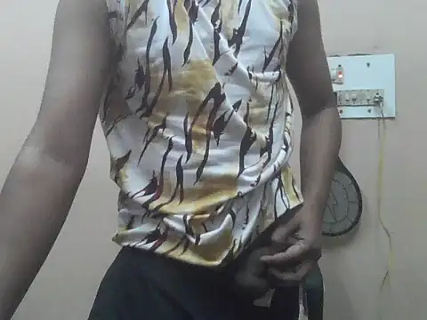 Snapshot of chocolatesboy143 chatting on 02.26.26 chocolatesboy143 online show from 02.26.26