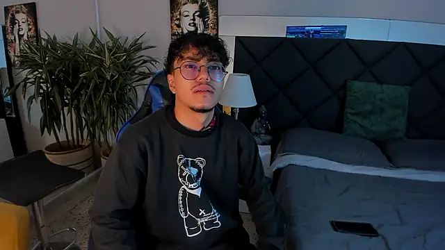 Snapshot of kai_storn chatting on 02.21.26 kai storn online show from 02.21.26