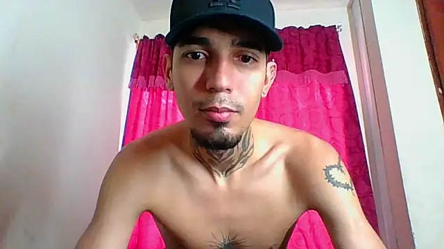 Snapshot of Stiward_newman chatting on 03.12.26 Stiward newman online show from 03.12.26