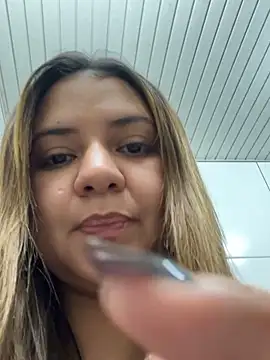 Snapshot of Lu_colombiana chatting on 04.09.26 Lu colombiana online show from 04.09.26