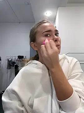 Snapshot of MonicaWestt chatting on 03.31.26 MonicaWestt online show from 03.31.26