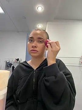 Snapshot of MonicaWestt chatting on 04.02.26 MonicaWestt online show from 04.02.26