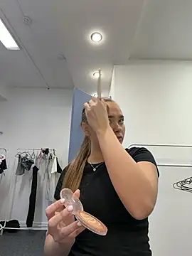 Snapshot of MonicaWestt chatting on 04.05.26 MonicaWestt online show from 04.05.26