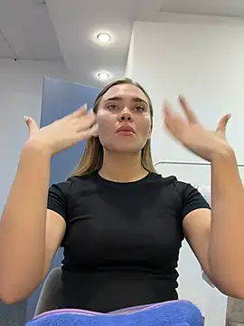 Snapshot of MonicaWestt chatting on 04.10.26 MonicaWestt online show from 04.10.26