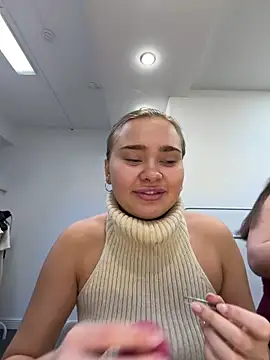 Snapshot of MonicaWestt chatting on 04.16.26 MonicaWestt online show from 04.16.26