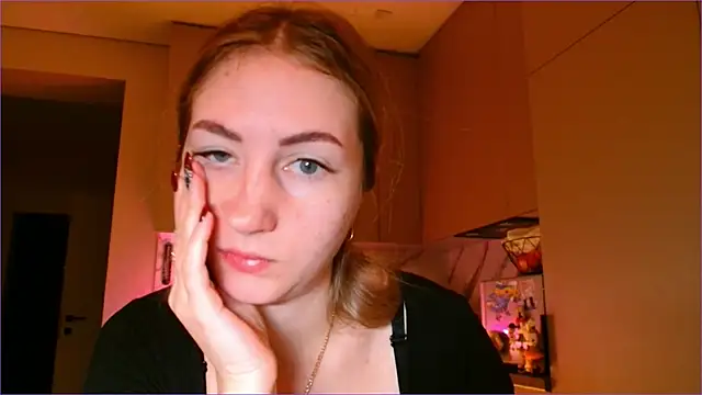 BluueSilk online show from 02.02.26