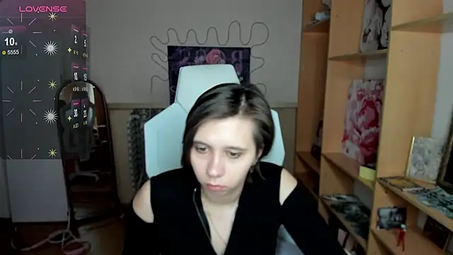 Scarlet Sirenn online show from 02.25.26