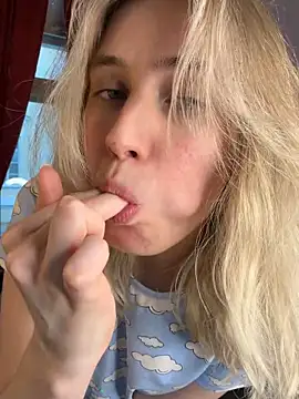 LovelyMiu online show from 02.04.26