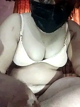 Snapshot of x_-hot chatting on 03.02.26 x -hot online show from 03.02.26