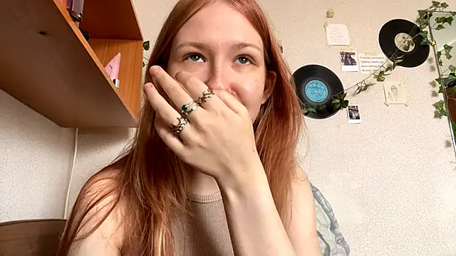 Snapshot of LaureenVielma chatting on 02.24.26 LaureenVielma online show from 02.24.26