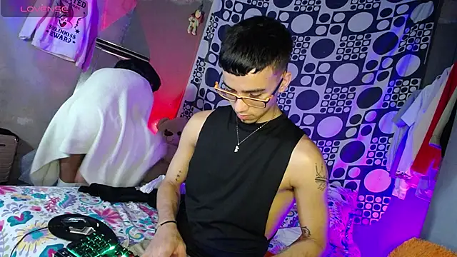 Snapshot of THE_PERFECT_COUPLE_12 chatting on 02.06.26 THE PERFECT COUPLE 12 online show from 02.06.26