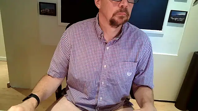 Snapshot of Scotsmanx chatting on 06.30.26 Scotsmanx online show from 06.30.26