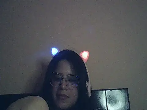 Snapshot of Katlovers chatting on 02.18.26 Katlovers online show from 02.18.26