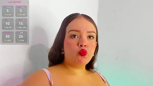 Snapshot of Emely_pregnantt chatting on 07.27.26 Emely pregnantt online show from 07.27.26