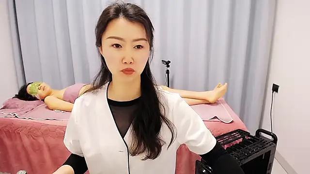 Snapshot of anne2026 chatting on 04.14.26 anne2026 online show from 04.14.26