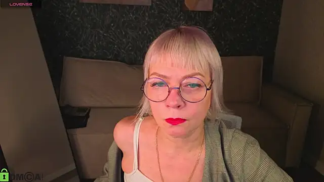 Snapshot of Ann_Annise chatting on 02.24.26 Ann Annise online show from 02.24.26