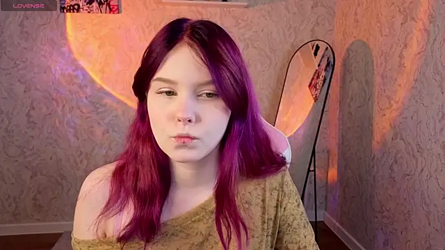 Julia Anis online show from 04.10.26