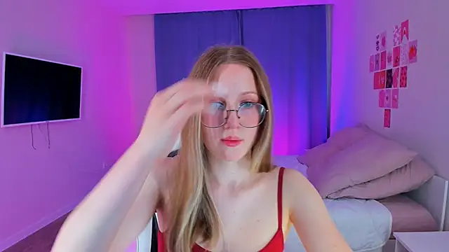 Vega Taylor online show from 04.06.26