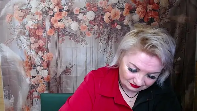 Snapshot of RenataDaster chatting on 02.18.26 RenataDaster online show from 02.18.26