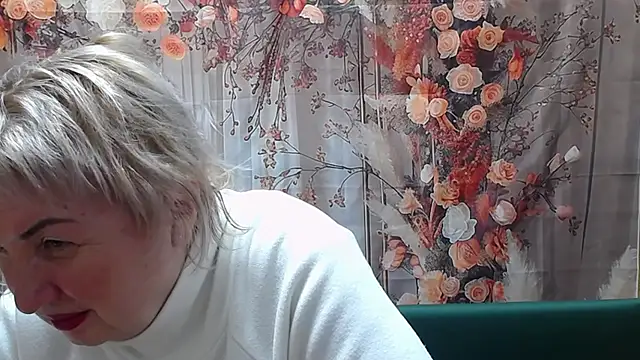 Snapshot of RenataDaster chatting on 02.20.26 RenataDaster online show from 02.20.26