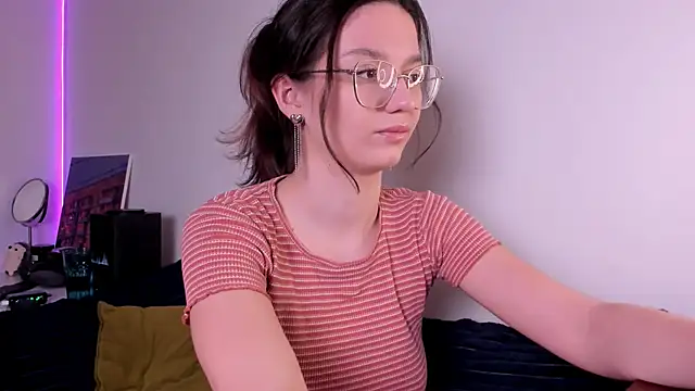 Snapshot of miabellee_ chatting on 02.26.26 miabellee online show from 02.26.26