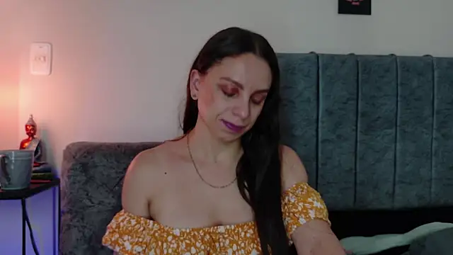 Snapshot of NatalyGuzman26 chatting on 03.25.26 NatalyGuzman26 online show from 03.25.26