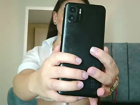 Snapshot of NatalyGuzman26 chatting on 04.13.26 NatalyGuzman26 online show from 04.13.26