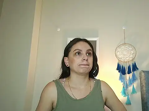 Snapshot of NatalyGuzman26 chatting on 04.16.26 NatalyGuzman26 online show from 04.16.26