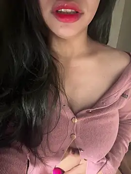 Snapshot of QuynhAnh_2k1 chatting on 02.21.26 QuynhAnh 2k1 online show from 02.21.26