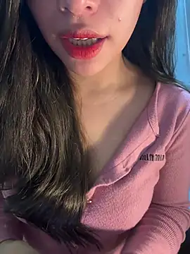 Snapshot of QuynhAnh_2k1 chatting on 02.26.26 QuynhAnh 2k1 online show from 02.26.26