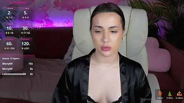 OliviaMoore  online show from 03.04.26