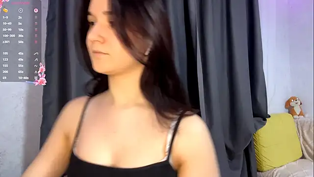 Snapshot of elaravoss chatting on 02.05.26 elaravoss online show from 02.05.26