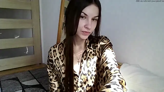JuliaLovely online show from 04.23.26