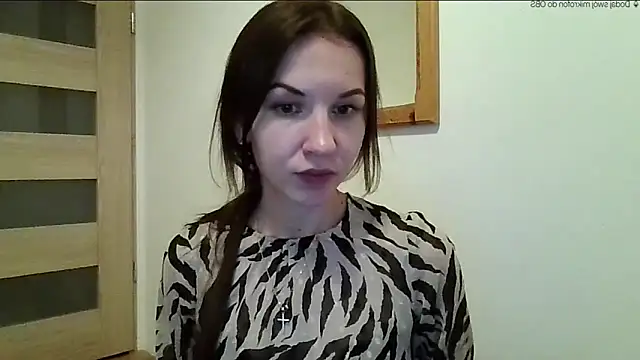 JuliaLovely online show from 05.10.26
