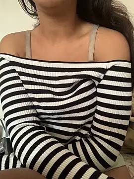 Snapshot of Nour-Lina chatting on 02.28.26 Nour-Lina online show from 02.28.26