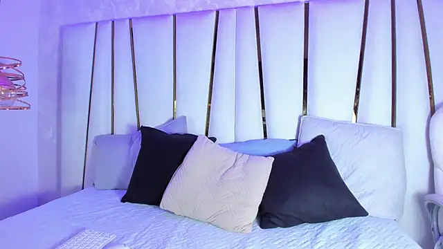 Snapshot of SofiaGlow_ chatting on 02.12.26 SofiaGlow online show from 02.12.26