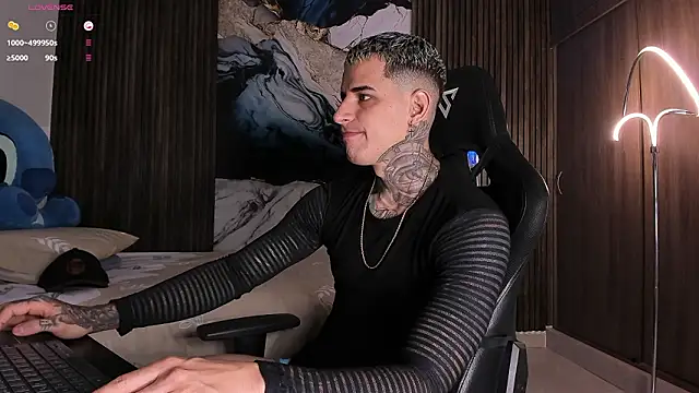 trisstann  online show from 02.14.26