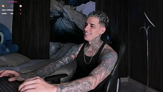 trisstann  online show from 02.25.26