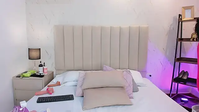 ViolettaRousee  online show from 07.22.26
