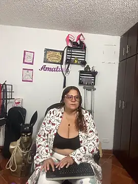 KimmyDark1 online show from 06.12.26