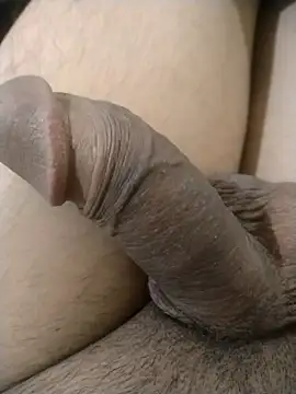 Snapshot of rosz_ chatting on 02.27.26 rosz online show from 02.27.26