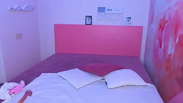 LuxSiren online show from 04.11.26