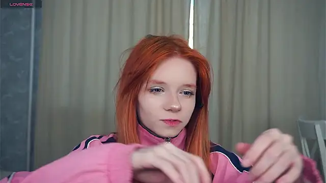 Snapshot of TarynPalek chatting on 02.06.26 TarynPalek online show from 02.06.26