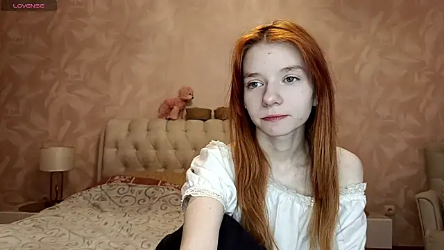 Snapshot of TarynPalek chatting on 02.25.26 TarynPalek online show from 02.25.26