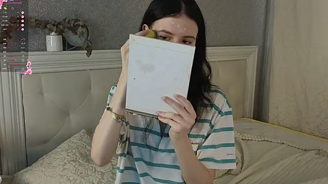 Snapshot of Glow_hollow chatting on 02.08.26 Glow hollow online show from 02.08.26