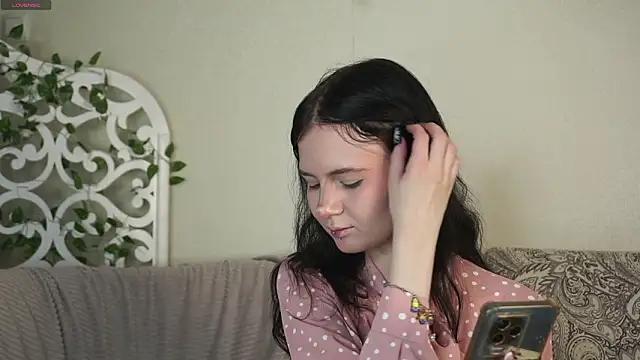 Snapshot of Glow_hollow chatting on 02.14.26 Glow hollow online show from 02.14.26