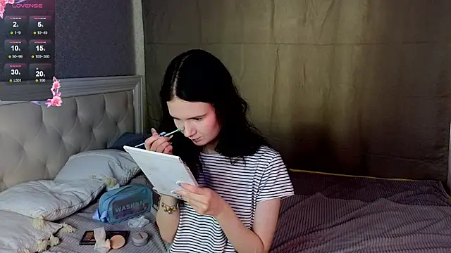 Snapshot of Glow_hollow chatting on 02.21.26 Glow hollow online show from 02.21.26