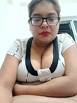 Elie Hallway online show from 04.02.26