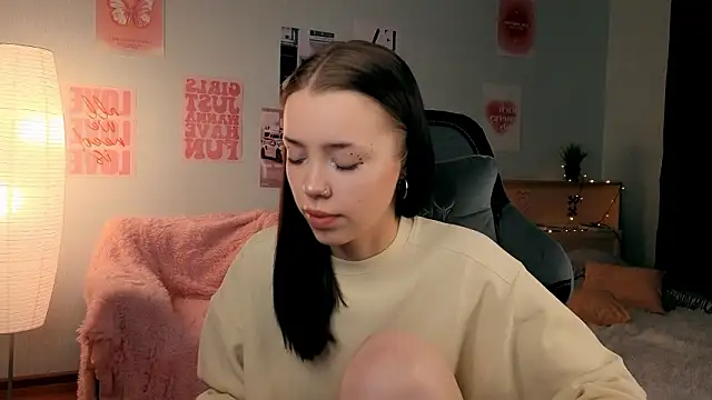 Snapshot of Vexnexe chatting on 02.28.26 Vexnexe online show from 02.28.26